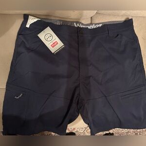 Wrangler Men's Navy all terrain gear Shorts size 42 NEW